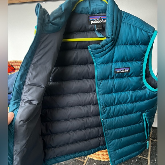 Patagonia Puffy Vest , unisex 7-8. NWOT - Picture 2 of 3